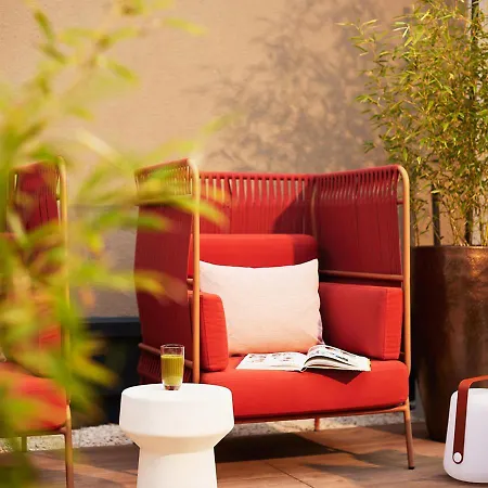 Aparthotel Adina 4*