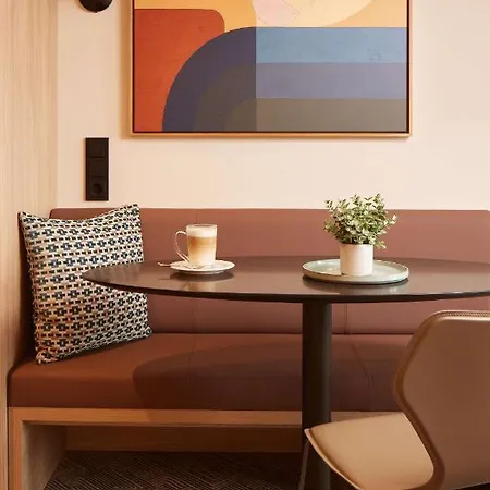 Adina Hotel 4*