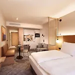 Adina Apartmanhotel 4*