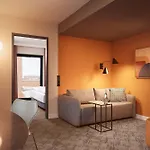 מלון דירות Adina 4*
