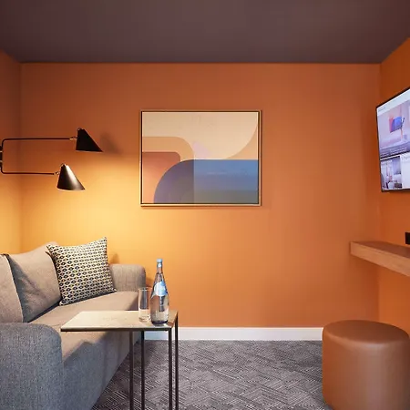 Lägenhetshotell Adina 4*