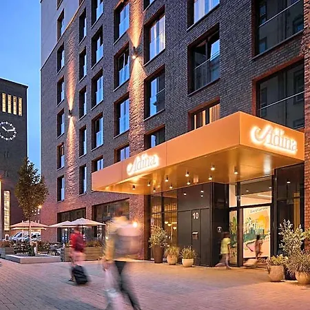 Adina Aparthotel 4*