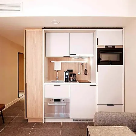 Aparthotel Adina 4*