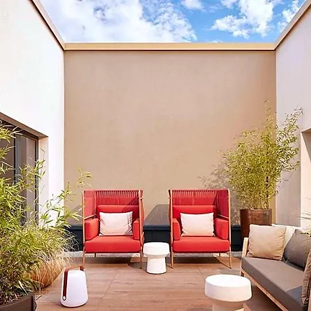 Aparthotel Adina