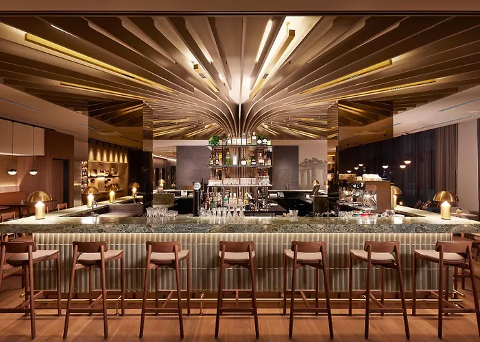 Adina Ντίσελντορφ