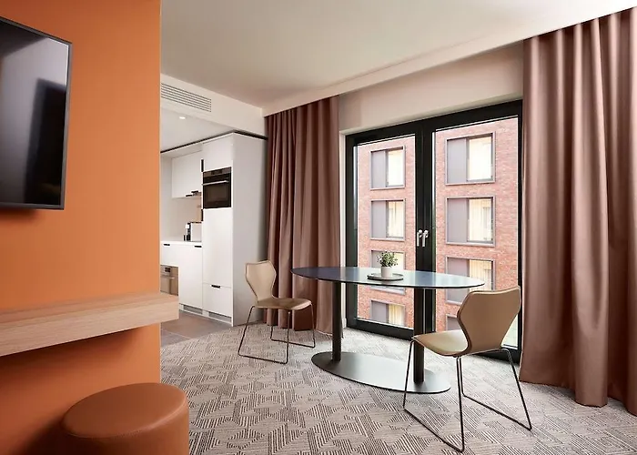 Adina Ντίσελντορφ