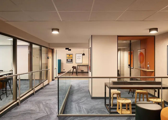 Lägenhetshotell Adina 4*